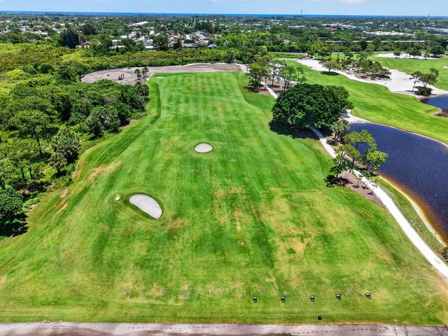 7982 SE Hempstead Circle, Hobe Sound, FL 33455