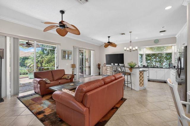 7982 SE Hempstead Circle, Hobe Sound, FL 33455