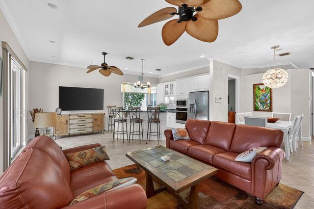 7982 SE Hempstead Circle, Hobe Sound, FL 33455