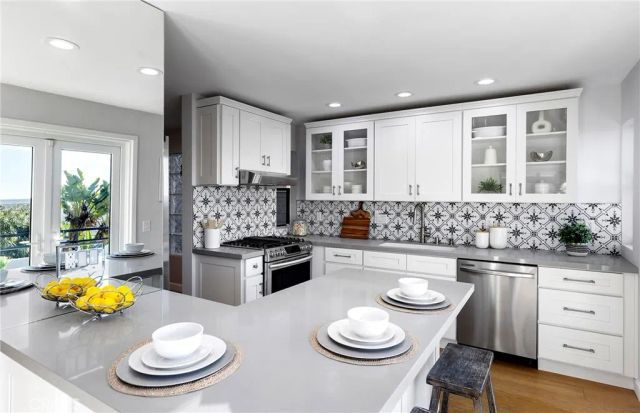 1077 Tia Juana, Laguna Beach, CA 92651
