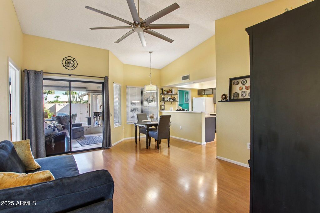 Image 12 of property listing at 13635 W MEEKER Boulevard, Sun City West, AZ 85375