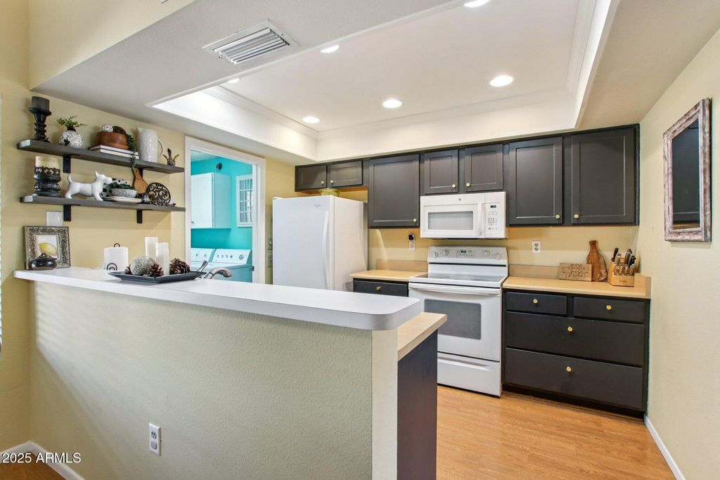 Image 15 of property listing at 13635 W MEEKER Boulevard, Sun City West, AZ 85375