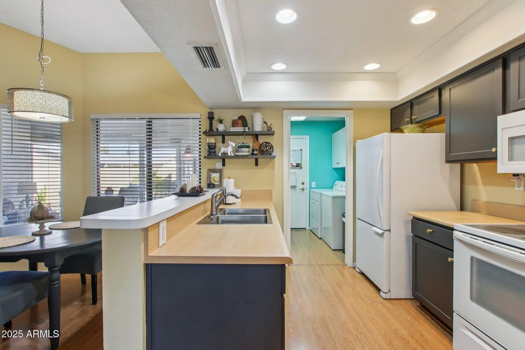 Image 17 of property listing at 13635 W MEEKER Boulevard, Sun City West, AZ 85375