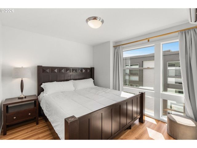 1235 N MORGAN St, Portland, OR 97217