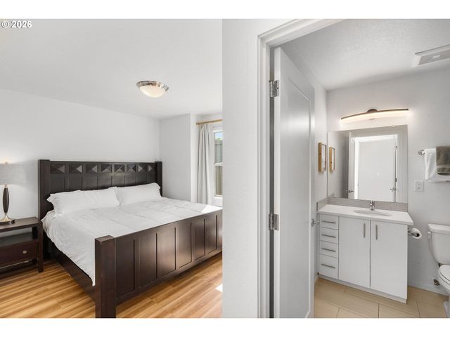 1235 N MORGAN St, Portland, OR 97217