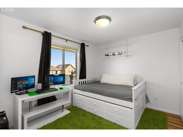 1235 N MORGAN St, Portland, OR 97217