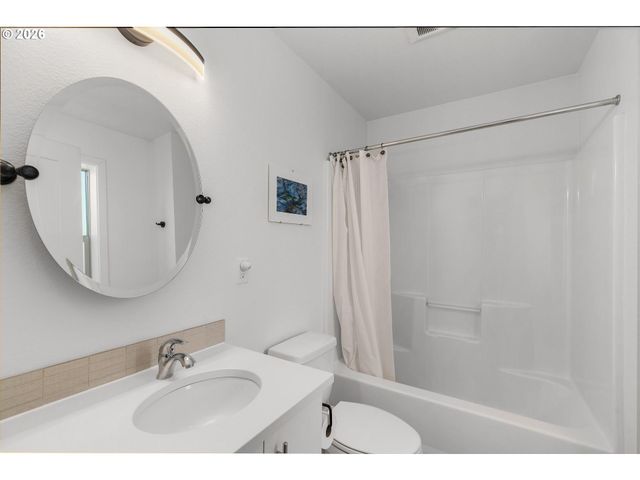 1235 N MORGAN St, Portland, OR 97217