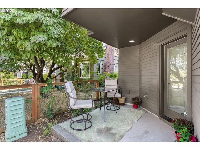 1235 N MORGAN St, Portland, OR 97217