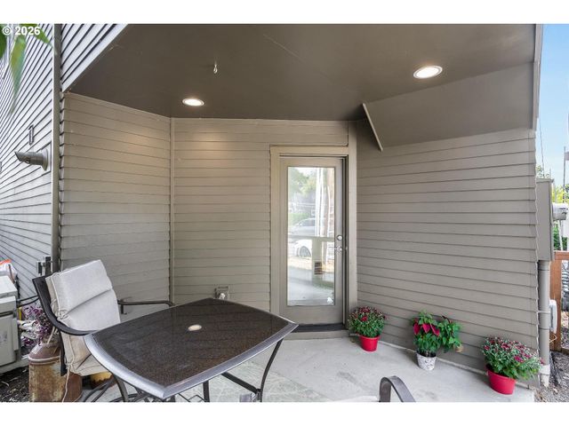 1235 N MORGAN St, Portland, OR 97217