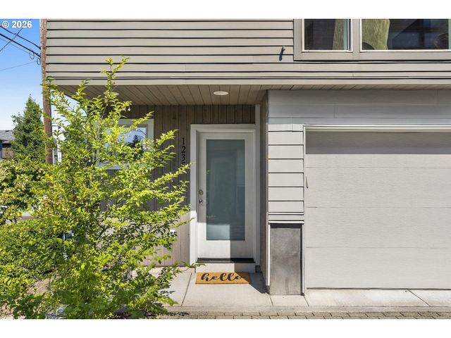 1235 N MORGAN St, Portland, OR 97217