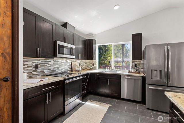 991 Melia Lane NE, Bremerton, WA 98311