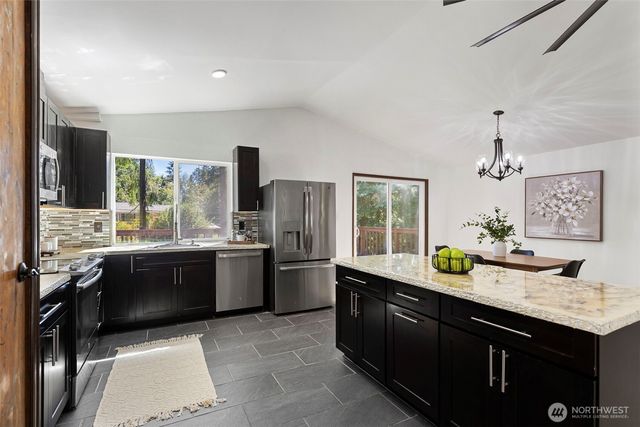 991 Melia Lane NE, Bremerton, WA 98311