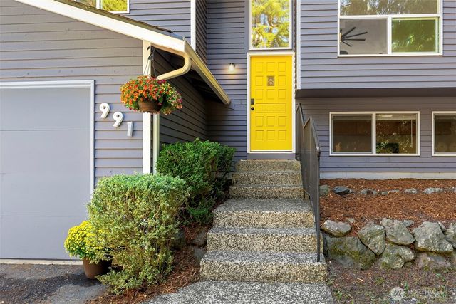 991 Melia Lane NE, Bremerton, WA 98311