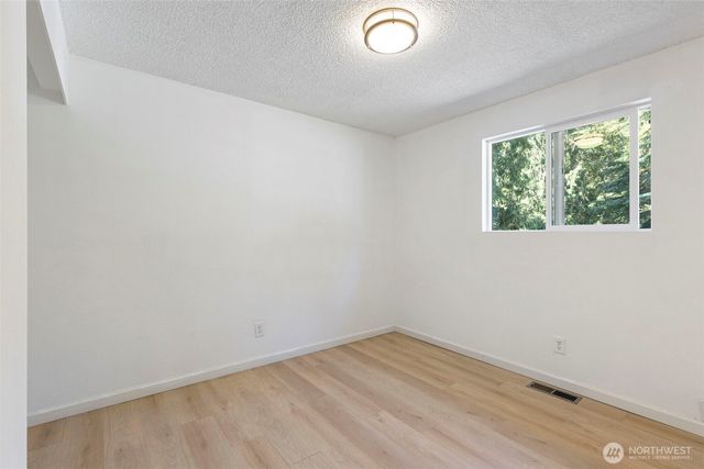 991 Melia Lane NE, Bremerton, WA 98311
