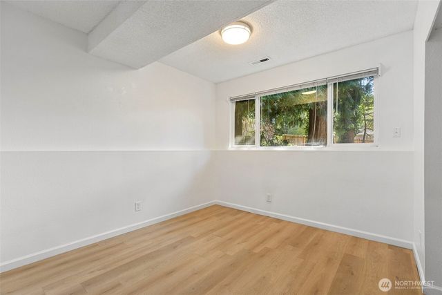991 Melia Lane NE, Bremerton, WA 98311