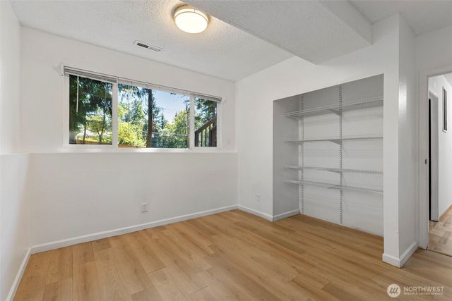 991 Melia Lane NE, Bremerton, WA 98311