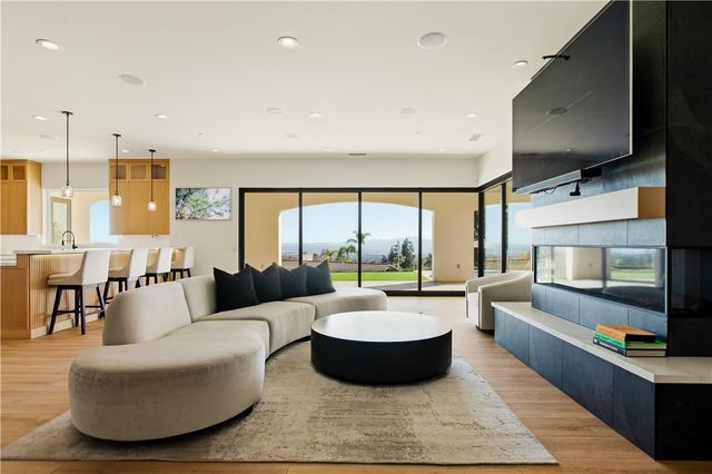 2499 Sierra, Upland, CA 91784