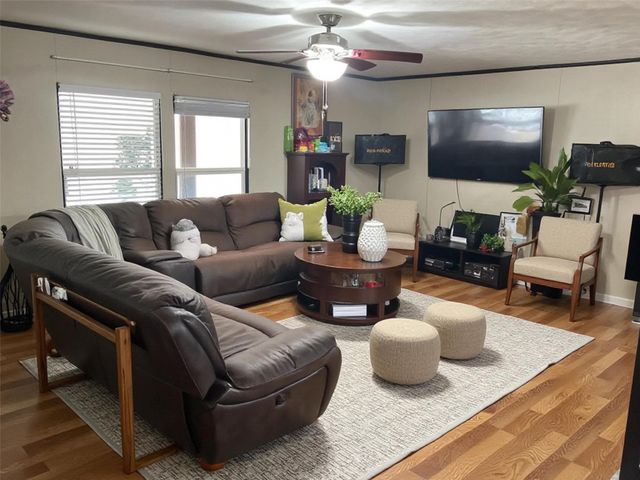 1225 W Highway 71 Highway W, Smithville, TX 78957