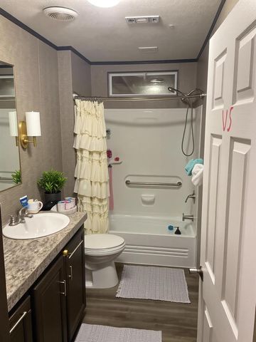 1225 W Highway 71 Highway W, Smithville, TX 78957