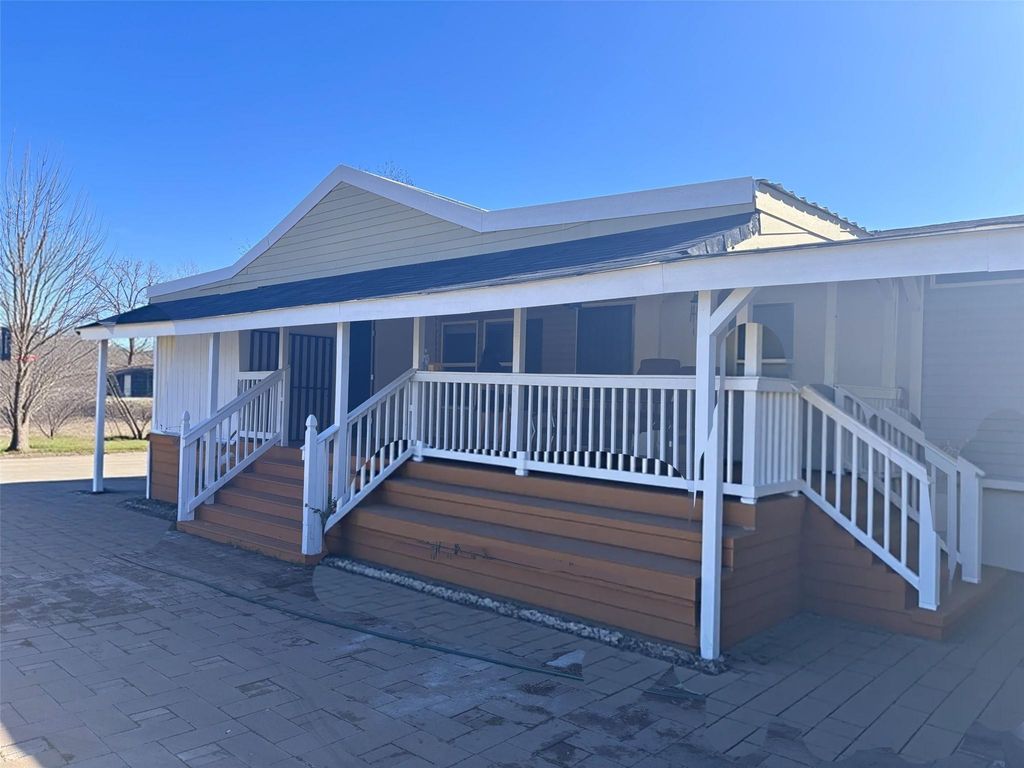 1225 W Highway 71 Highway W, Smithville, TX 78957