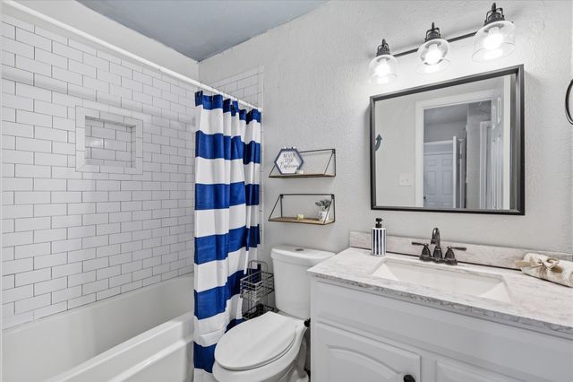 4132 Driscoll Drive, The Colony, TX 75056