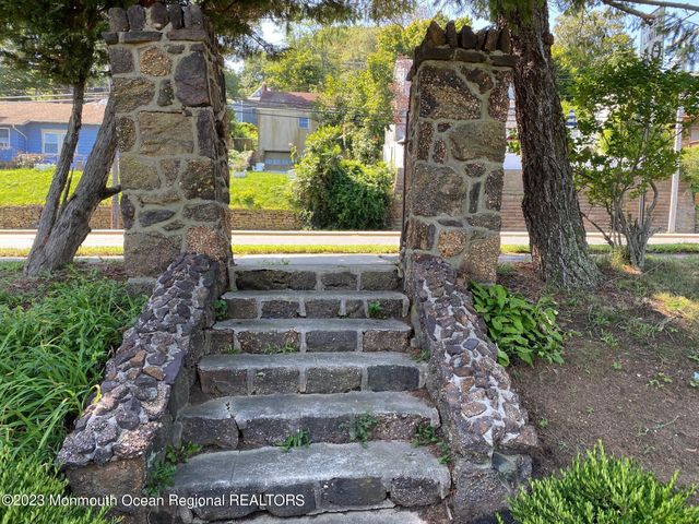 52 Navesink Avenue, Highlands, NJ 07732