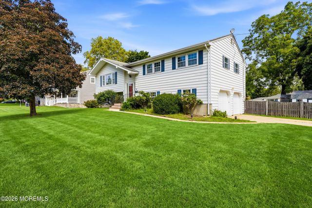 20 Whitehall Circle, Oceanport, NJ 07757