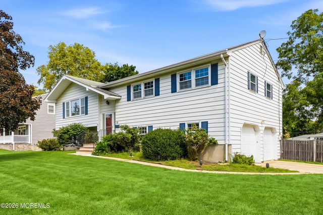 20 Whitehall Circle, Oceanport, NJ 07757