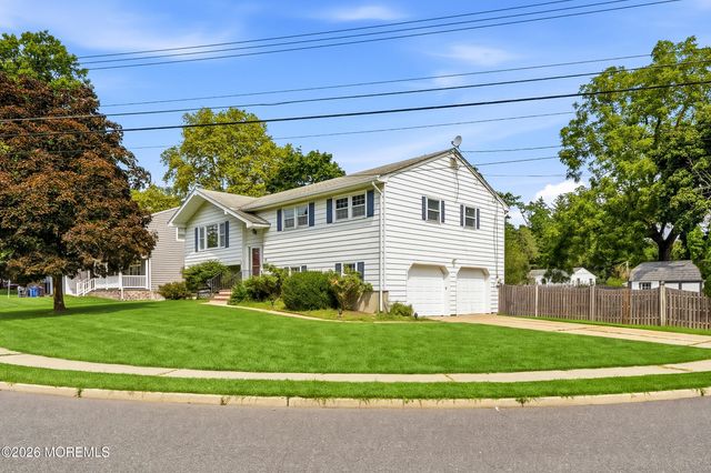 20 Whitehall Circle, Oceanport, NJ 07757