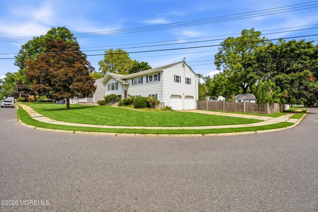 20 Whitehall Circle, Oceanport, NJ 07757