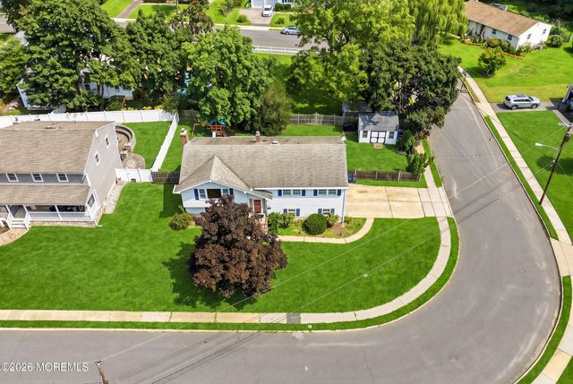 20 Whitehall Circle, Oceanport, NJ 07757