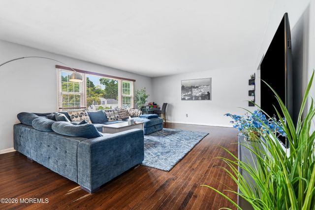 20 Whitehall Circle, Oceanport, NJ 07757