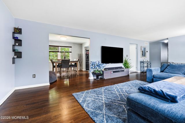 20 Whitehall Circle, Oceanport, NJ 07757