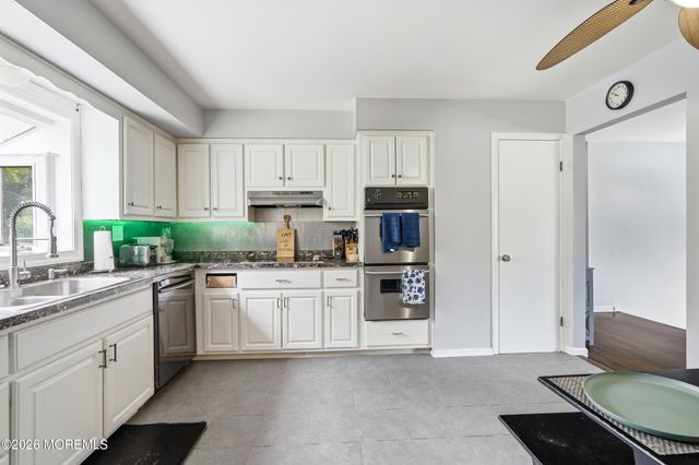 20 Whitehall Circle, Oceanport, NJ 07757