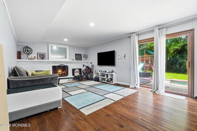 20 Whitehall Circle, Oceanport, NJ 07757