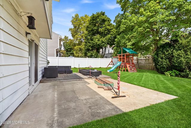 20 Whitehall Circle, Oceanport, NJ 07757