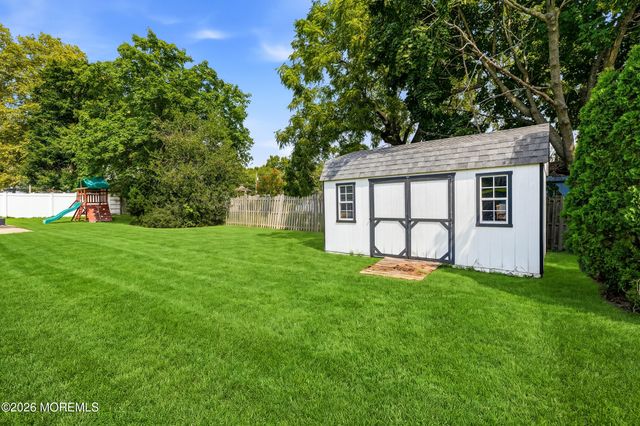 20 Whitehall Circle, Oceanport, NJ 07757