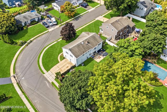 20 Whitehall Circle, Oceanport, NJ 07757