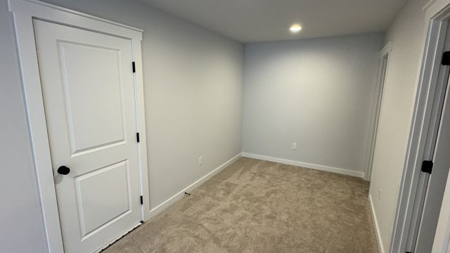492 W Foxrun, Springfield, TN 37172