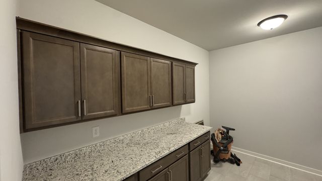 492 W Foxrun, Springfield, TN 37172