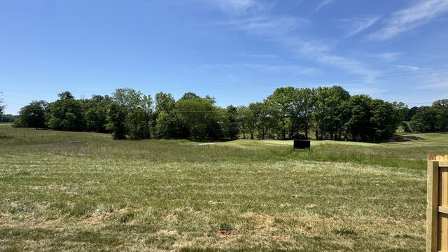 492 W Foxrun, Springfield, TN 37172