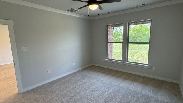 492 W Foxrun, Springfield, TN 37172
