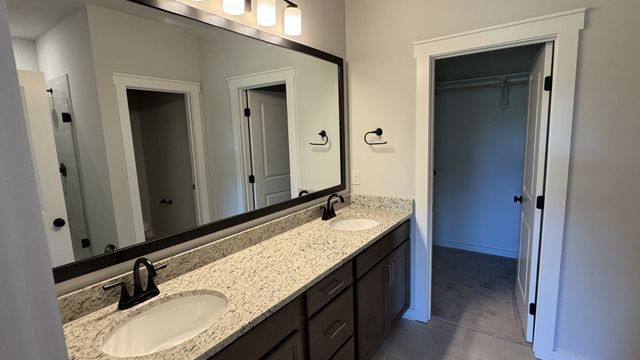 492 W Foxrun, Springfield, TN 37172