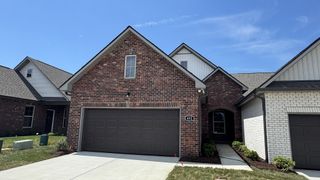 492 W Foxrun, Springfield, TN 37172