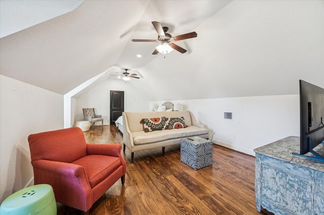 124 Rebekah's Crossing, Round Top, TX 78954