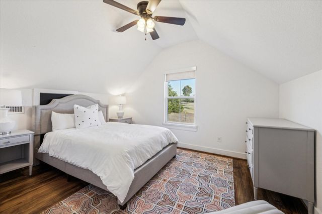 124 Rebekah's Crossing, Round Top, TX 78954