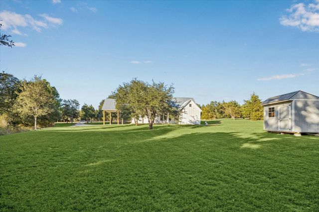 124 Rebekah's Crossing, Round Top, TX 78954