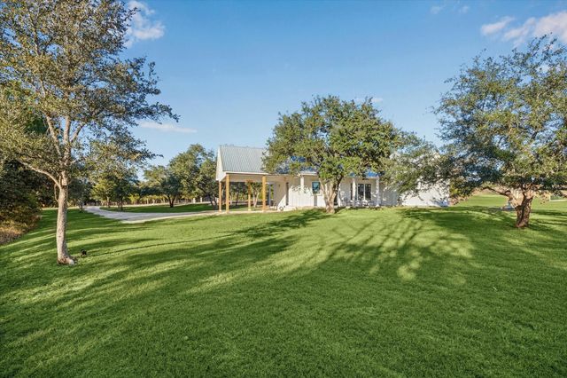 124 Rebekah's Crossing, Round Top, TX 78954