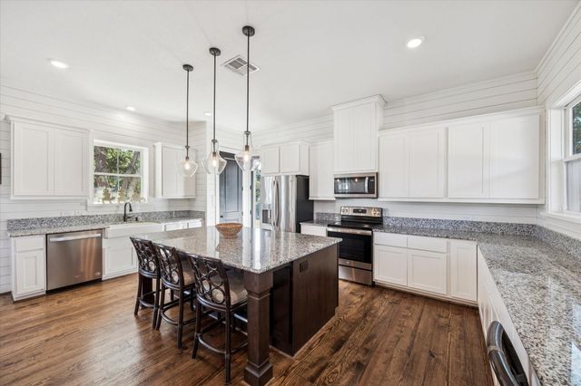 124 Rebekah's Crossing, Round Top, TX 78954