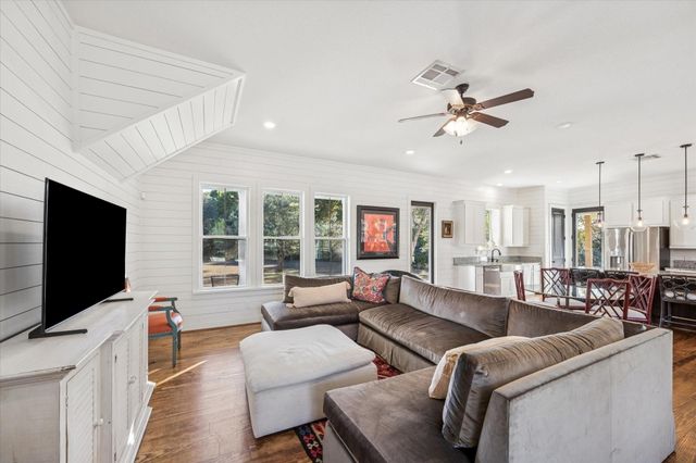 124 Rebekah's Crossing, Round Top, TX 78954